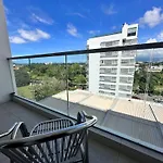 Aru Suites Homestay Wifi,Carpark,24H Check In,Water Filter By R2 Residence